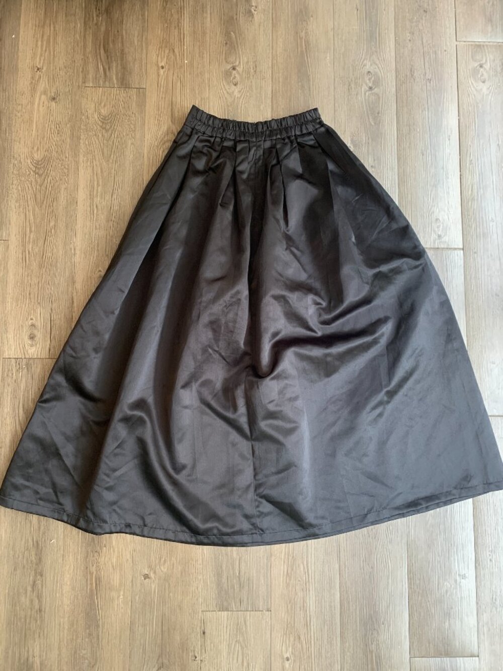 Black Satin Elegant Maxi Skirt Size M - Picture 6 of 6